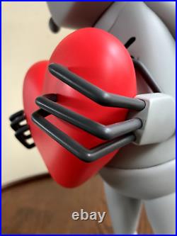 ChrisRWK (robot will kill) Robot with heart UVD toys sculpture vinyl 40cm