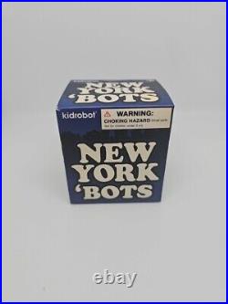 Kidrobot NEW YORK Bots Mini 3 Vinyl Figure Art Toy Liberty NYC