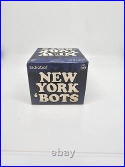 Kidrobot NEW YORK Bots Mini 3 Vinyl Figure Art Toy Liberty NYC