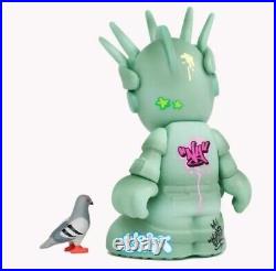 Kidrobot NEW YORK Bots Mini 3 Vinyl Figure Art Toy Liberty NYC